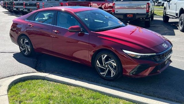 2025 Hyundai ELANTRA Limited