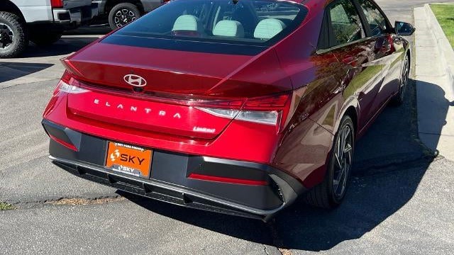 2025 Hyundai ELANTRA Limited