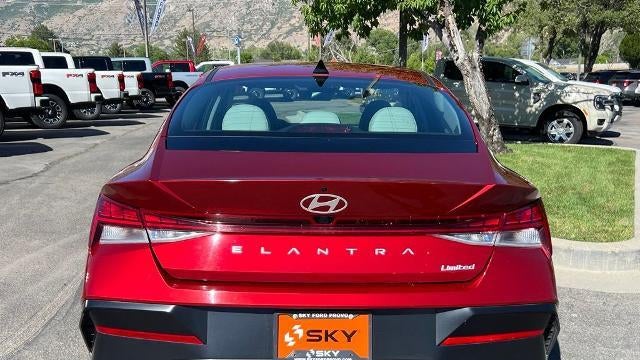 2025 Hyundai ELANTRA Limited