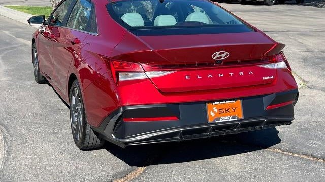 2025 Hyundai ELANTRA Limited