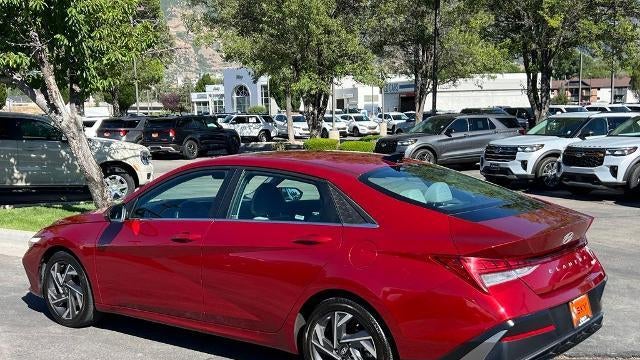 2025 Hyundai ELANTRA Limited
