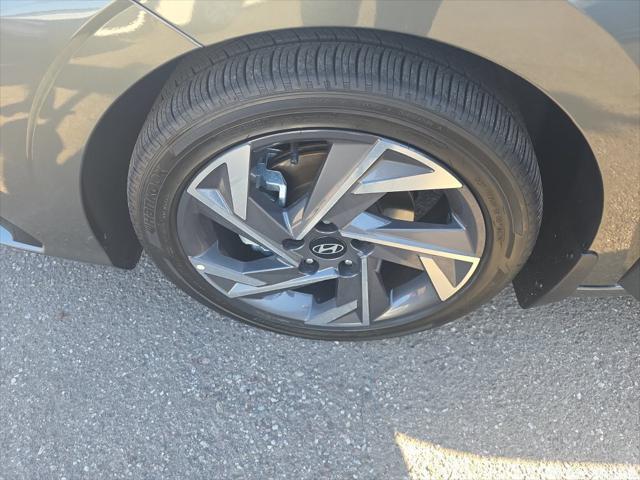 2026 Hyundai Elantra - $25,691