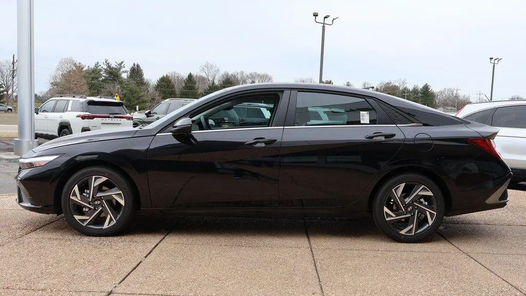 2026 Hyundai ELANTRA Limited
