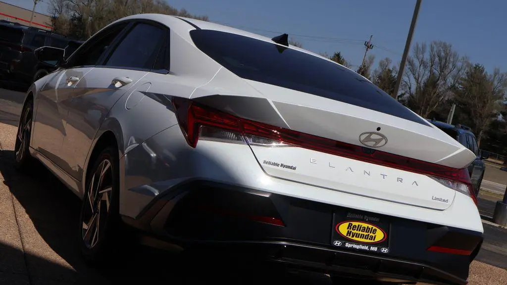 2026 Hyundai ELANTRA Limited