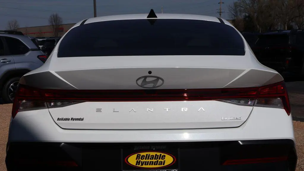 2026 Hyundai ELANTRA Limited