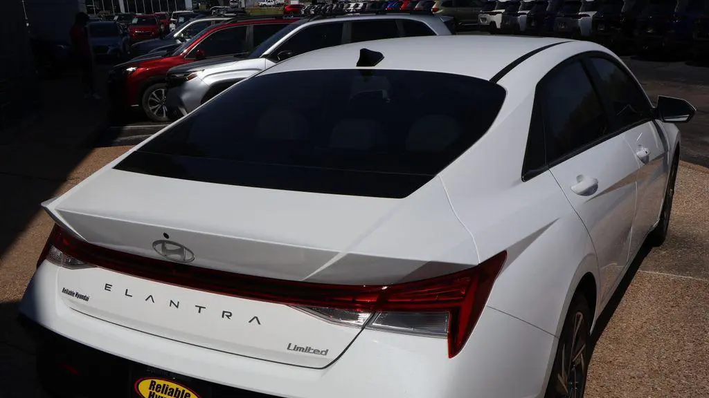 2026 Hyundai ELANTRA Limited
