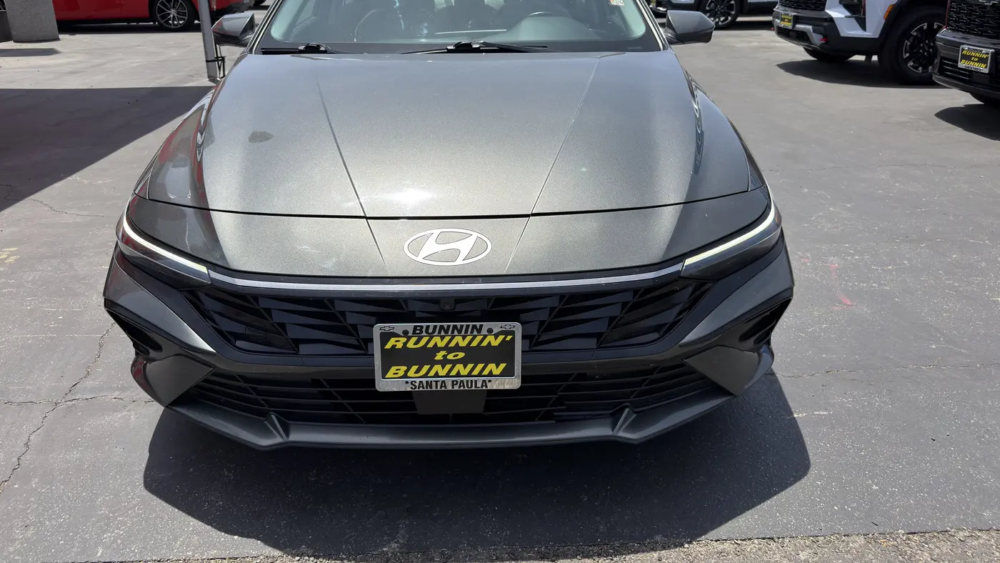 2024 Hyundai ELANTRA Limited