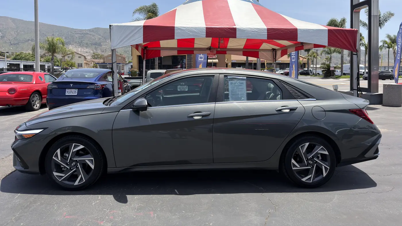 2024 Hyundai ELANTRA Limited