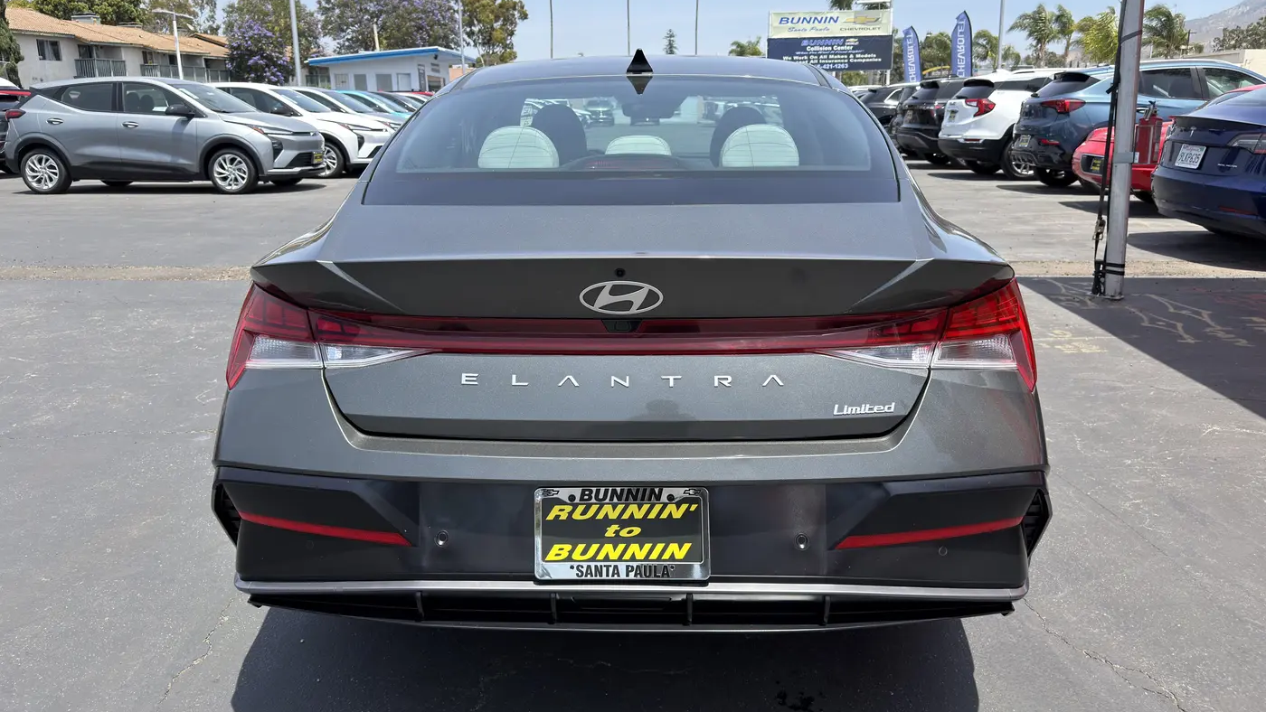2024 Hyundai ELANTRA Limited