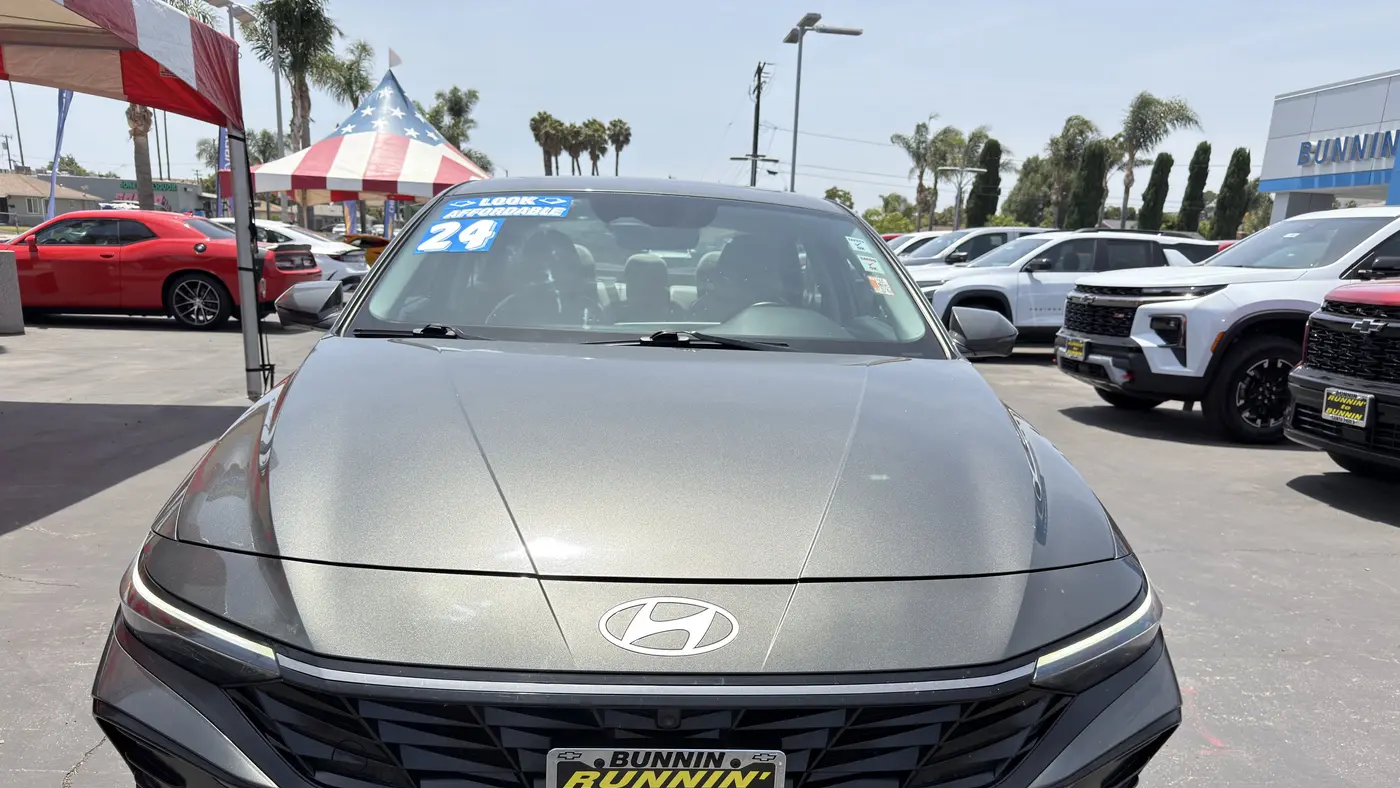 2024 Hyundai ELANTRA Limited