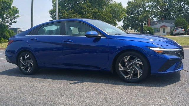 2024 Hyundai ELANTRA Limited