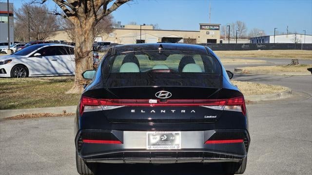 2025 Hyundai ELANTRA Limited