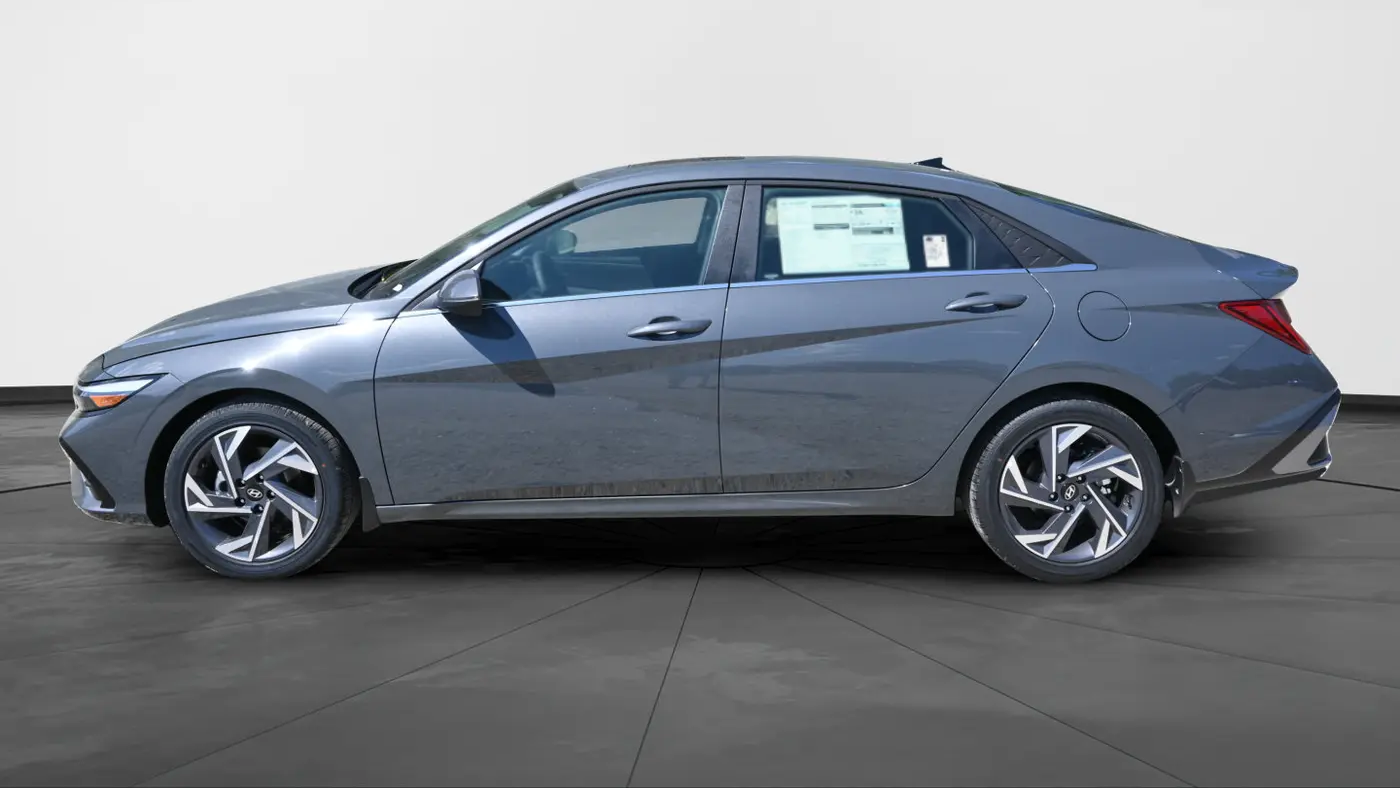 2025 Hyundai ELANTRA Limited