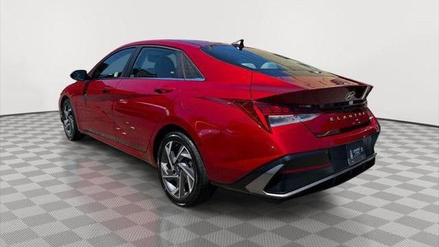 2025 Hyundai ELANTRA Limited