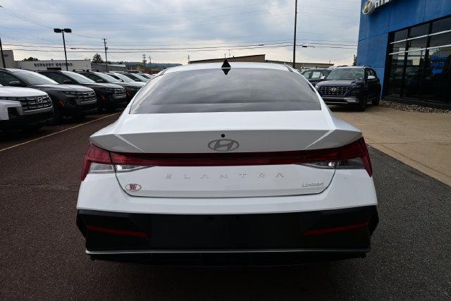 2025 Hyundai Elantra - $23,996