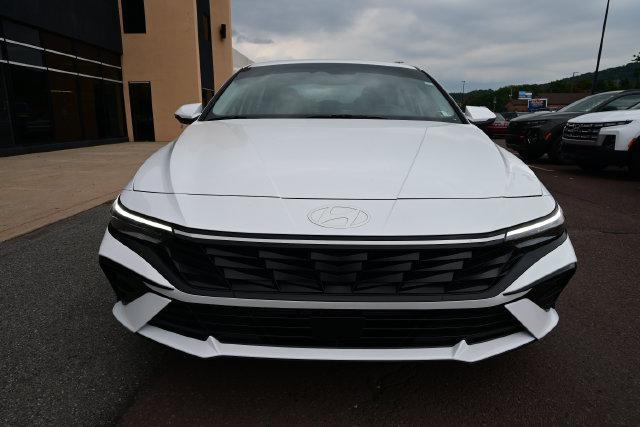 2025 Hyundai Elantra - $23,996