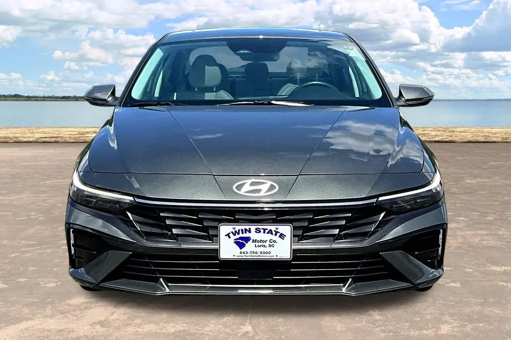 2025 Hyundai Elantra - $21,850