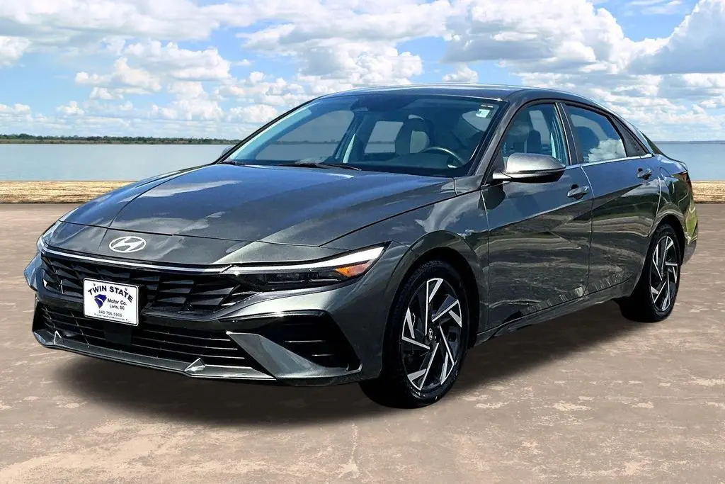 2025 Hyundai Elantra - $21,850