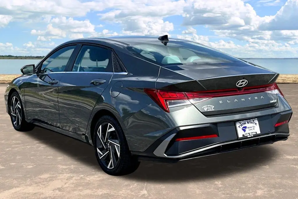 2025 Hyundai Elantra - $21,850