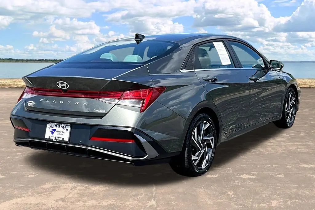 2025 Hyundai Elantra - $21,850