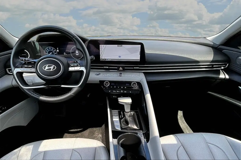 2025 Hyundai Elantra - $21,850