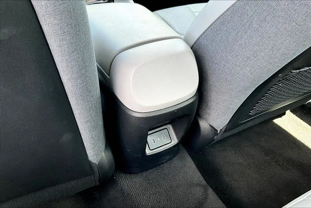 2025 Hyundai Elantra - $21,850