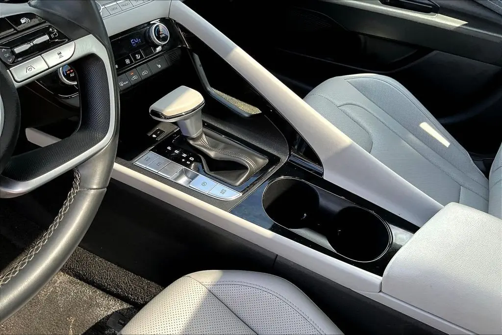 2025 Hyundai Elantra - $21,850