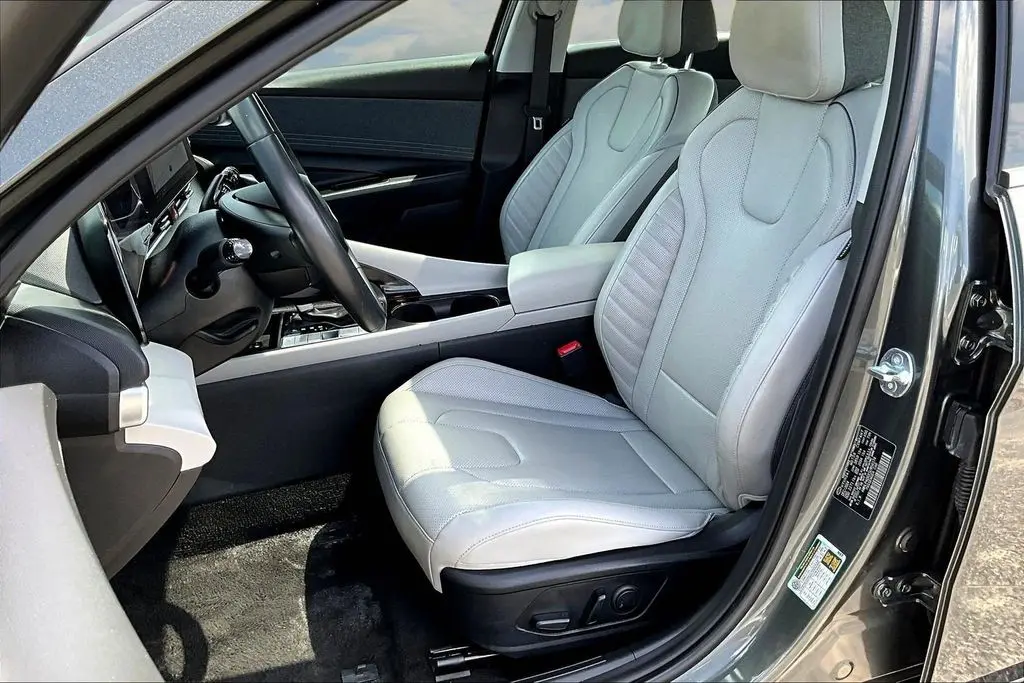 2025 Hyundai Elantra - $21,850