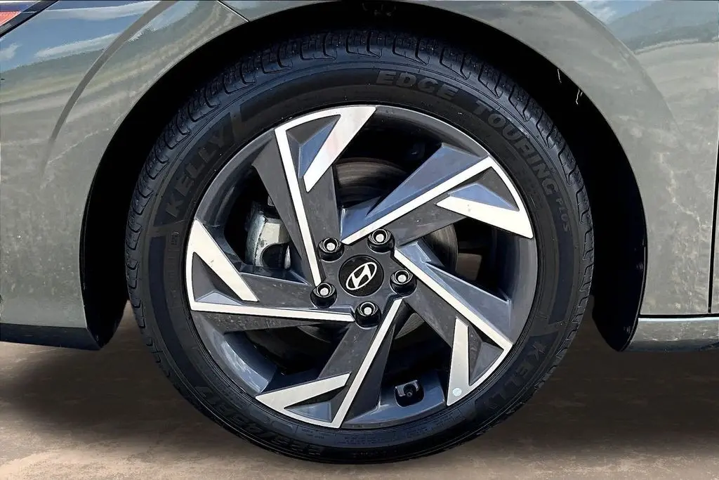2025 Hyundai Elantra - $21,850