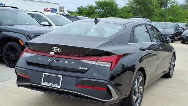 2026 Hyundai ELANTRA Limited