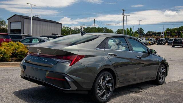 2026 Hyundai ELANTRA Limited