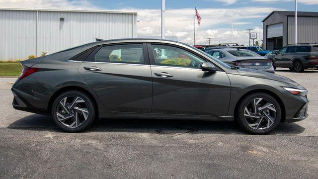 2026 Hyundai ELANTRA Limited