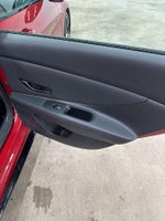 2023 Elantra Thumbnail 24