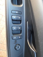 2023 Elantra Thumbnail 15