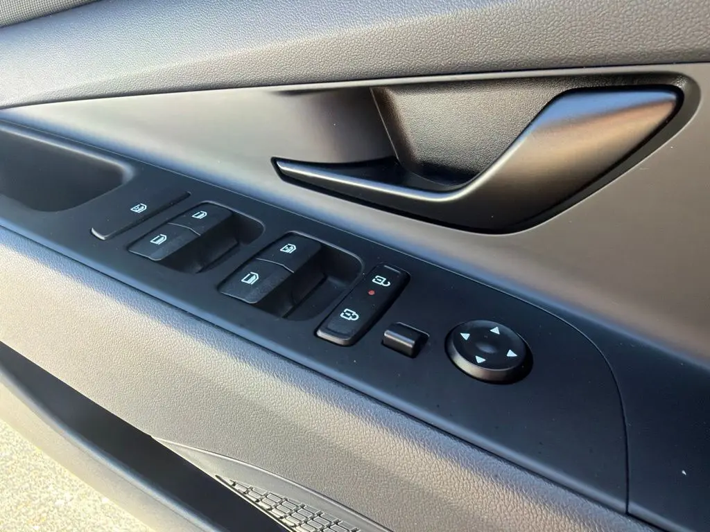 2025 Hyundai Elantra - $24,988