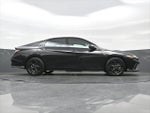 2025 Elantra Thumbnail 32