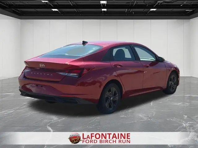 2022 Hyundai Elantra - $17,100