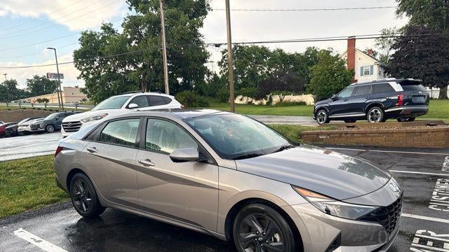 2022 Hyundai ELANTRA SEL