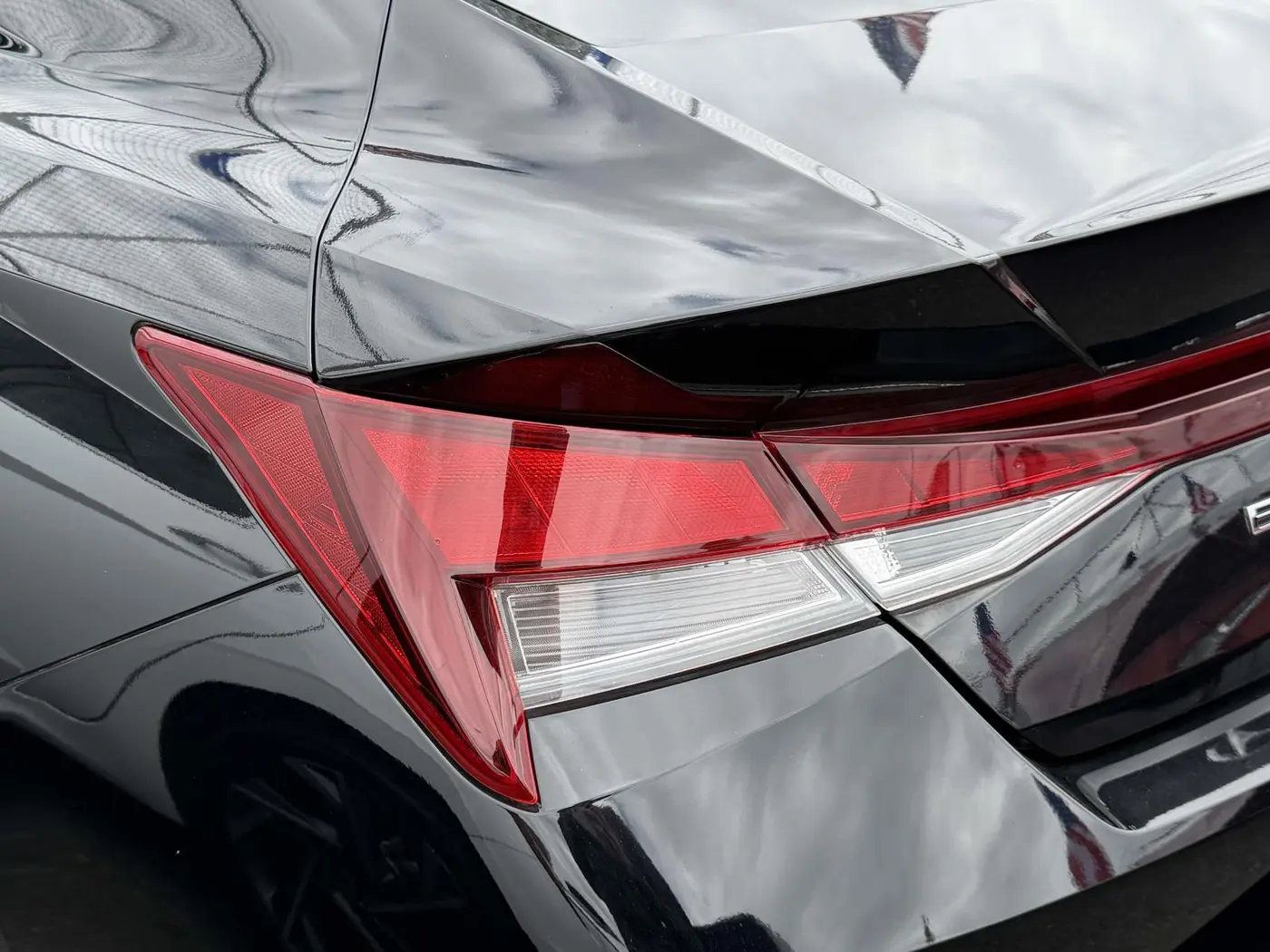 2023 Hyundai Elantra - $19,348