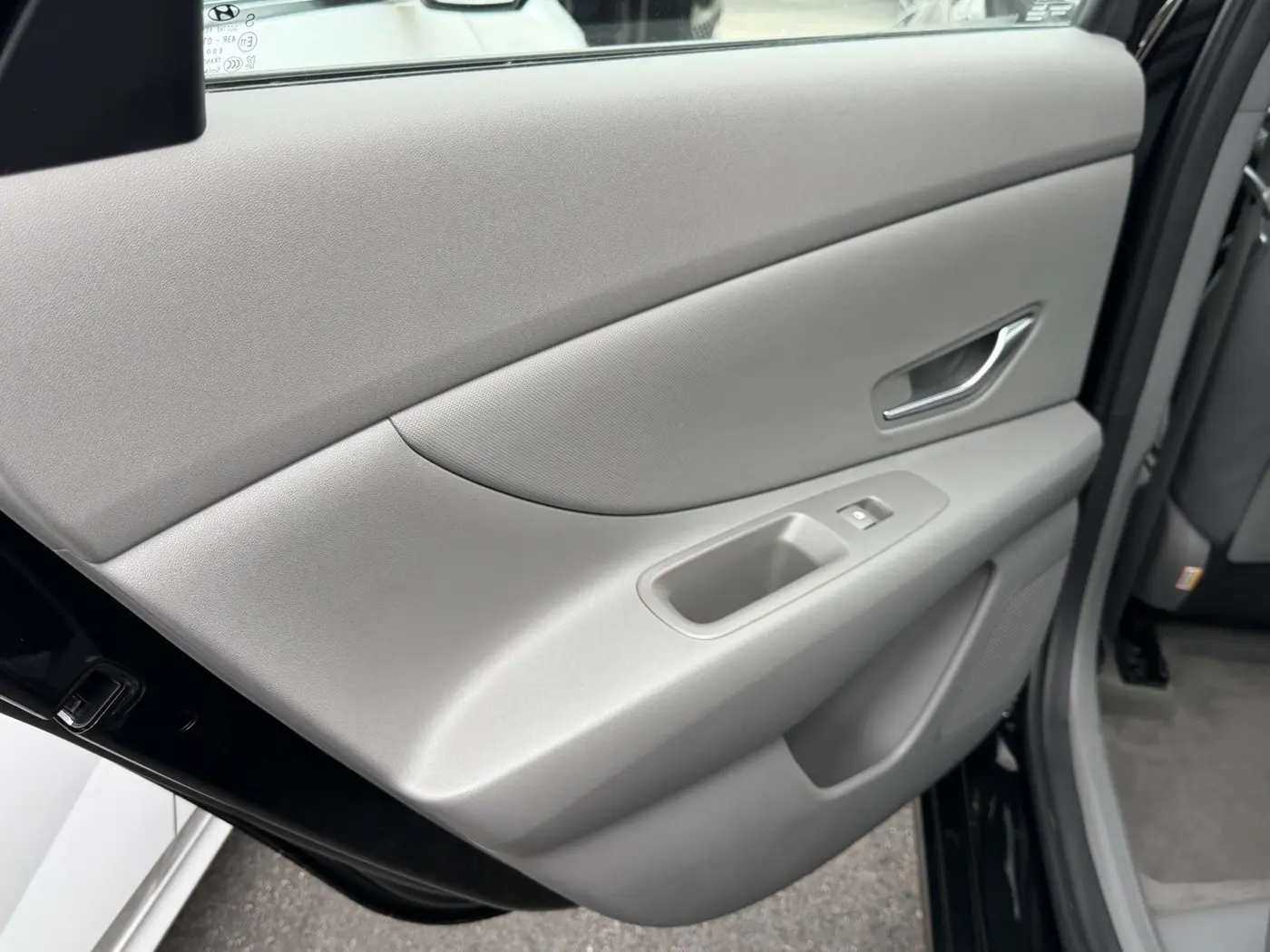 2023 Hyundai Elantra - $19,348