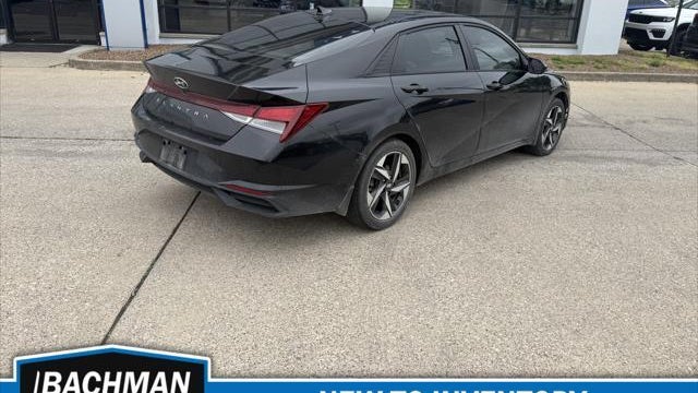 2023 Hyundai ELANTRA SEL