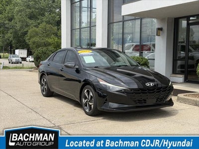 2023 Hyundai Elantra SEL 4DR Sedan