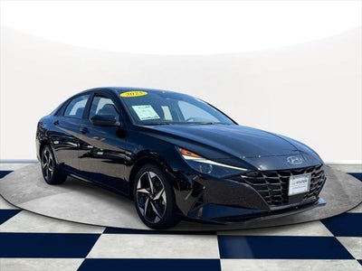 2023 Hyundai Elantra SEL 4DR Sedan