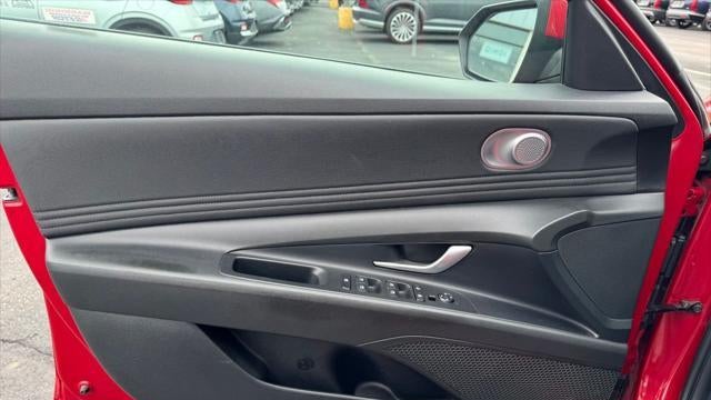 2023 Hyundai ELANTRA SEL