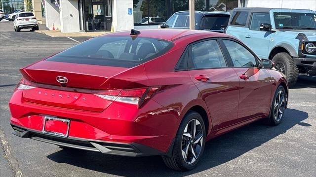 2023 Hyundai ELANTRA SEL