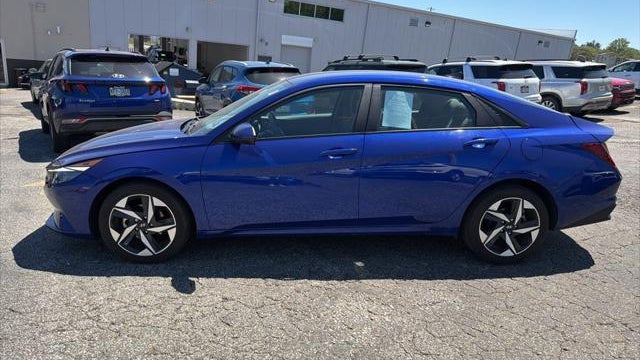 2023 Hyundai ELANTRA SEL