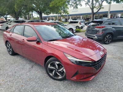 2023 Hyundai Elantra SEL 4DR Sedan