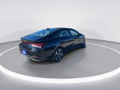 2023 Hyundai Elantra SEL 4DR Sedan