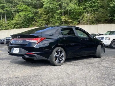2023 Hyundai Elantra SEL 4DR Sedan