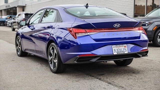 2023 Hyundai ELANTRA SEL